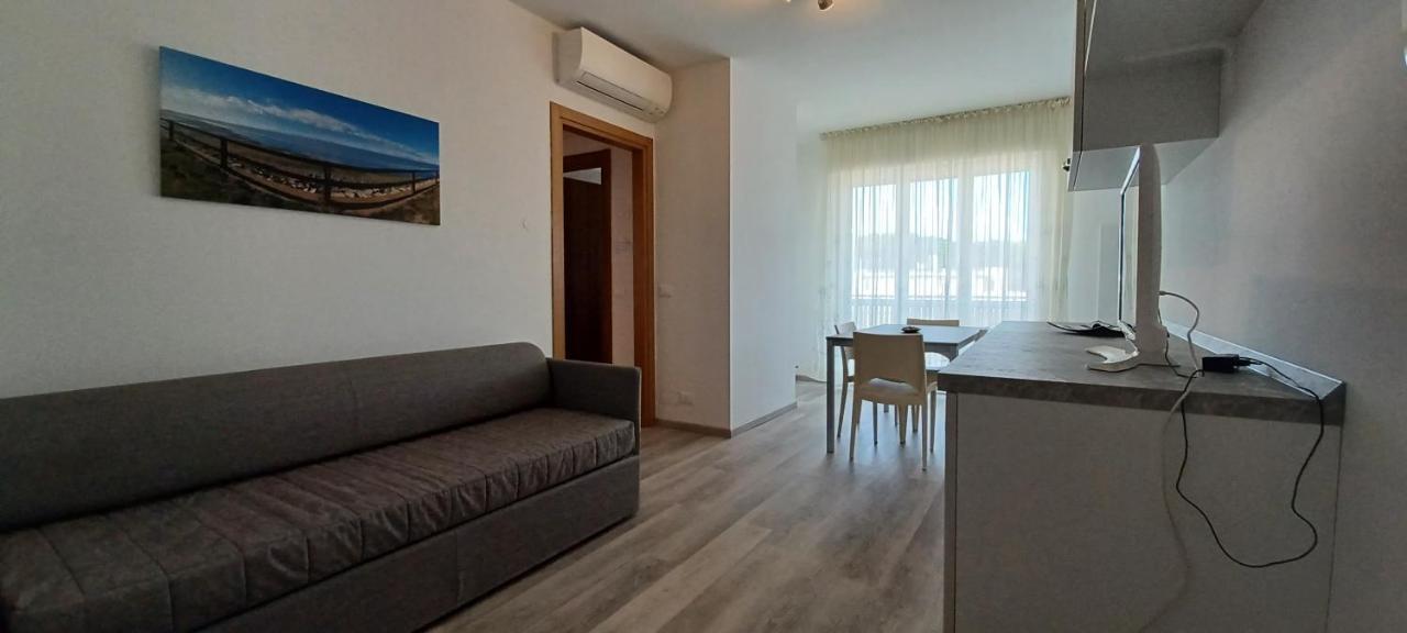 Casa Bivi - Apartments With 1 And 2 Bedrooms - Click Here For More Availabilities Lignano Sabbiadoro Exterior foto