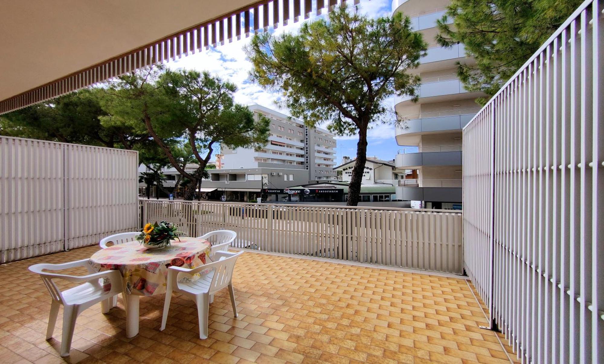 Casa Bivi - Apartments With 1 And 2 Bedrooms - Click Here For More Availabilities Lignano Sabbiadoro Exterior foto