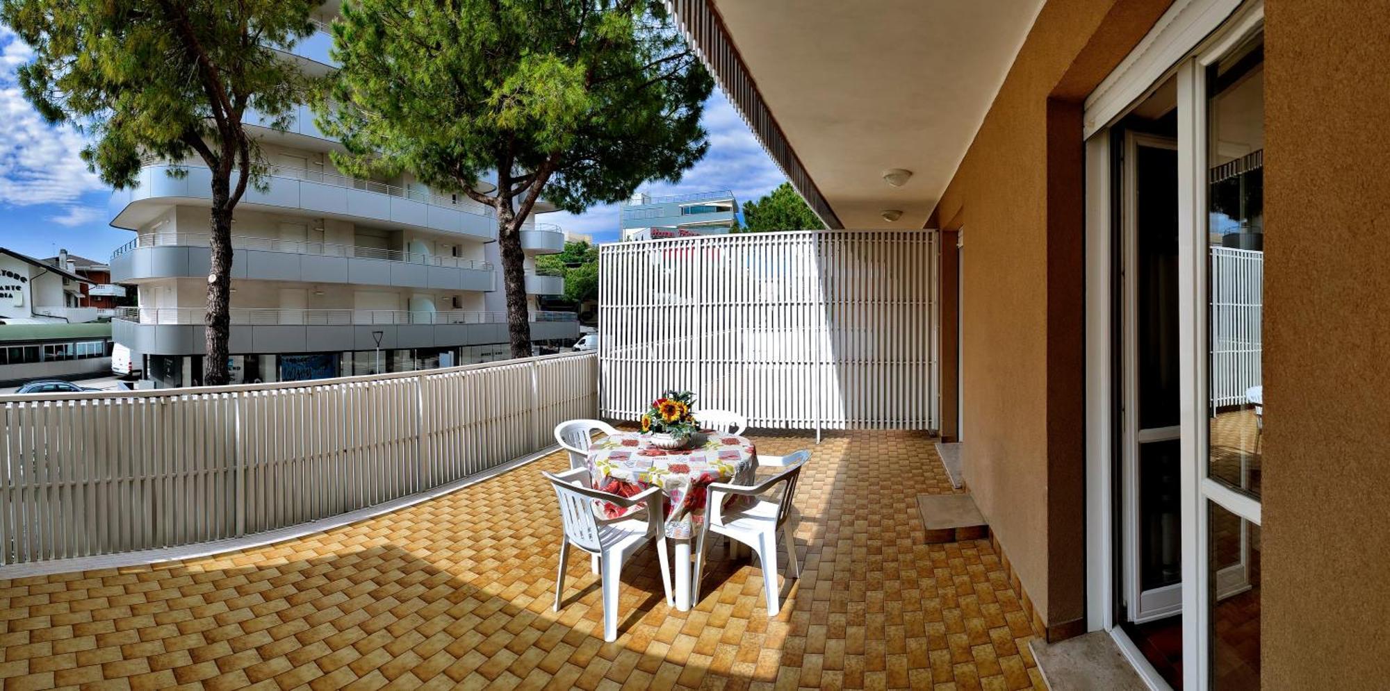 Casa Bivi - Apartments With 1 And 2 Bedrooms - Click Here For More Availabilities Lignano Sabbiadoro Exterior foto